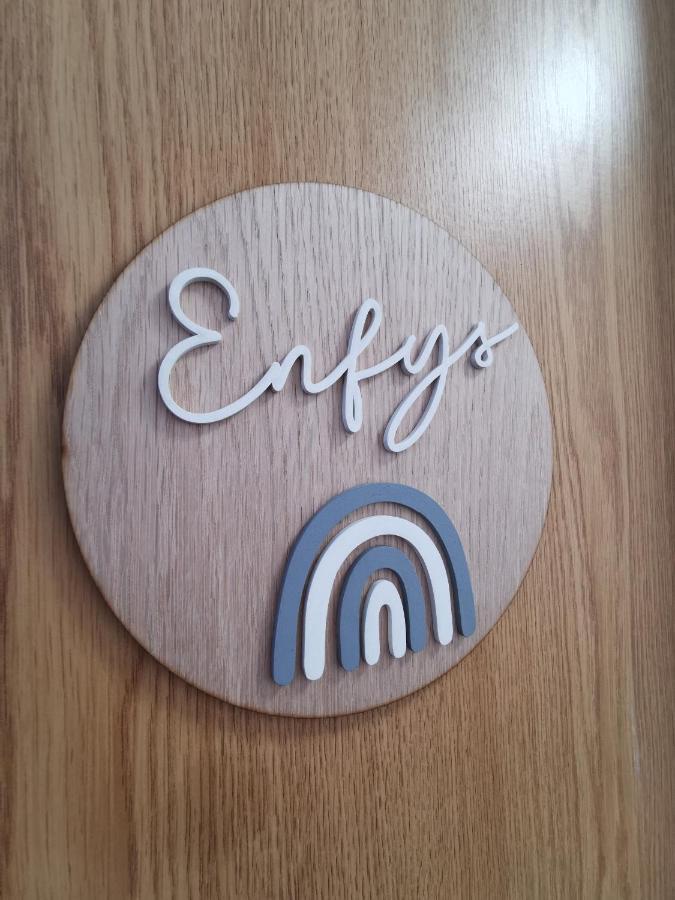 דולגלאו Eldon Row - Stylish Character Apartments - Central Location 1 & 2 Bed Available מראה חיצוני תמונה